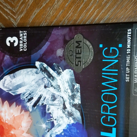 Kids Discovery Crystal Growing Kit with the STEM Seal of Authenticity - Picture 2 of 9